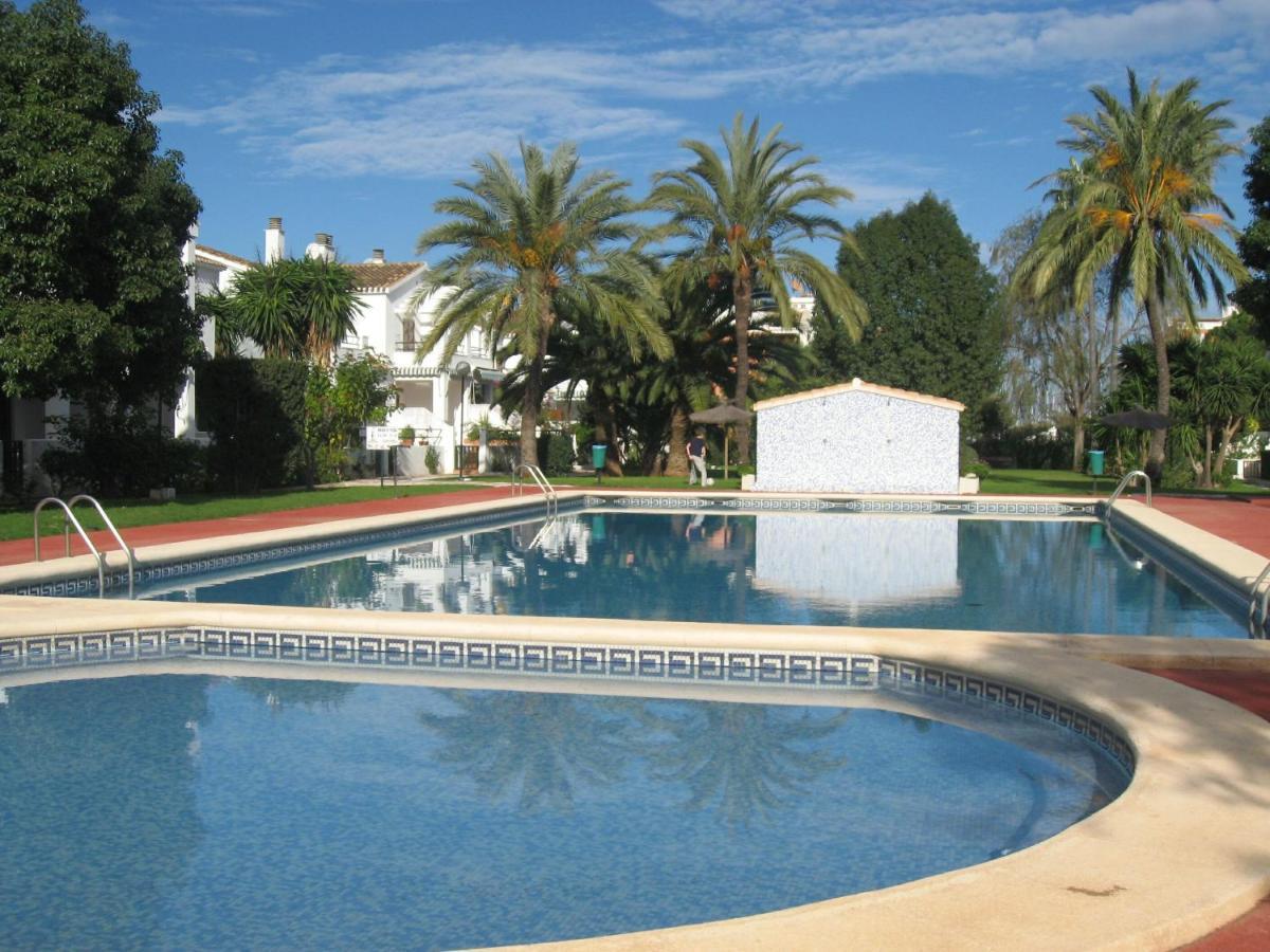Chalet Adosado En Urbanizacion Con Precioso Jardin Dénia Buitenkant foto
